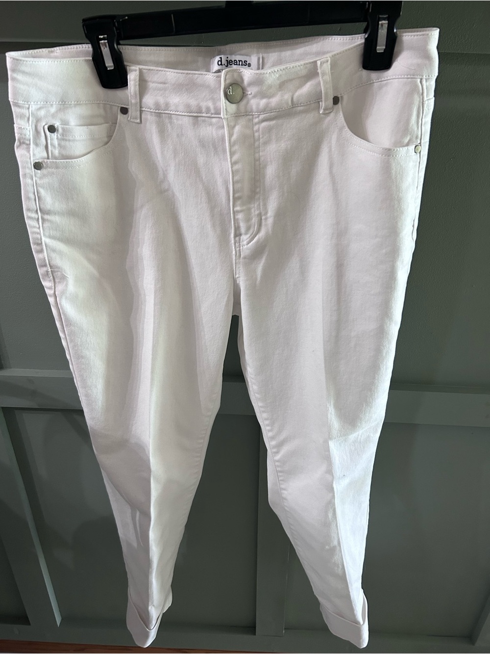 d. jeans Women's White cropped Jeans - Classic Five-Pocket Style